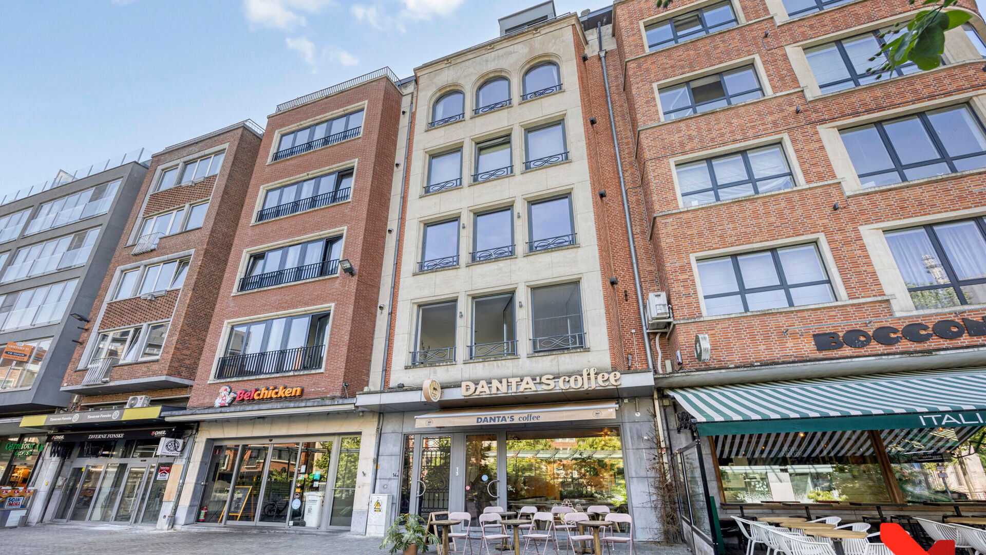 Appartement kopen in Leuven. Stijlvolle voorgevel en omgeving.